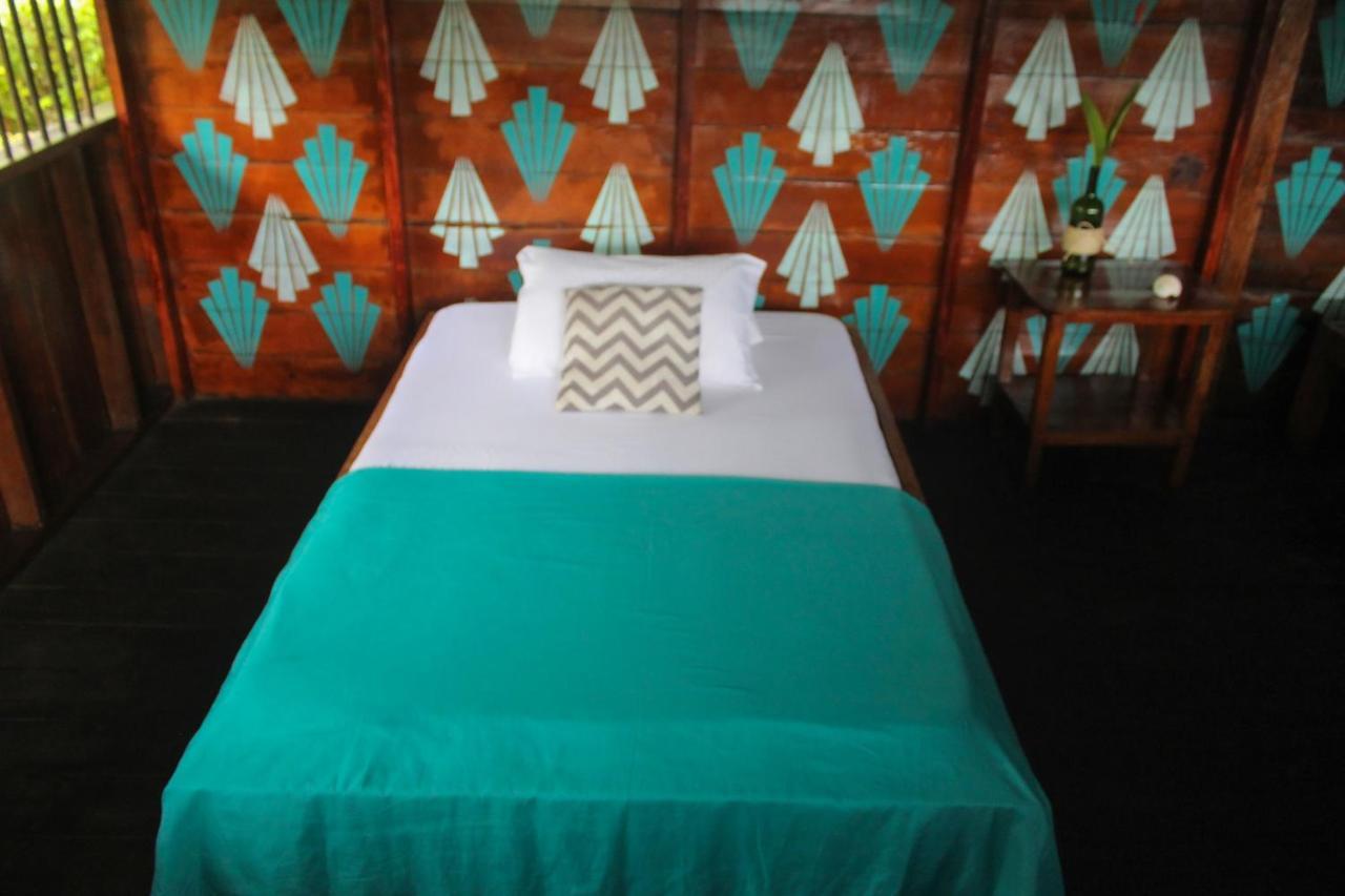 Hotel Refugio Mr Jerry Eco House Bahia Solano Exterior foto